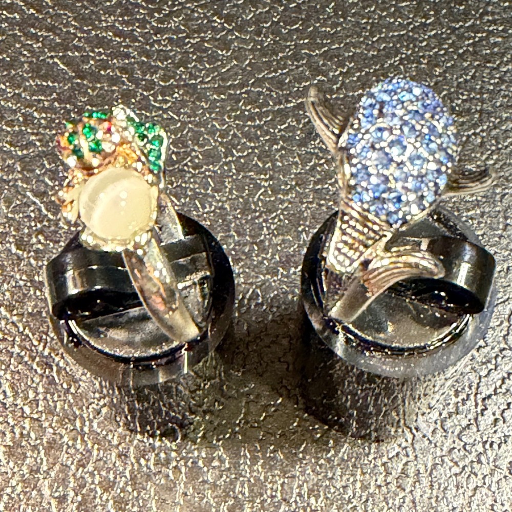 Vintage Crystal Frog and Dolphin Silver Tone Ring Set Pave Stone Animal Jewelry